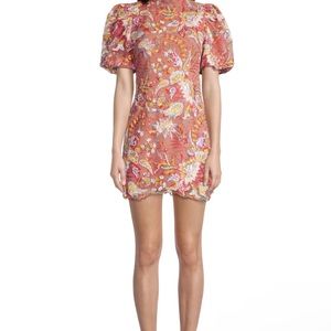 Gorgeous in season size S Elliatt dress. Currently on Nordstrom site $340.